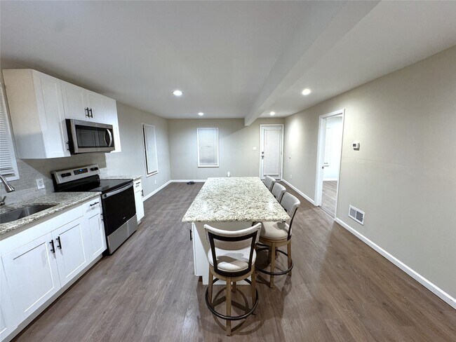 Foto del edificio - 33 1/2 Oak St