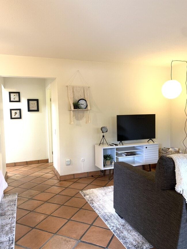 Building Photo - 7948 Mission Center Ct