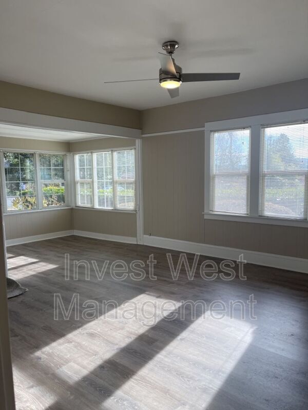 Foto del edificio - 729 Washougal River Rd