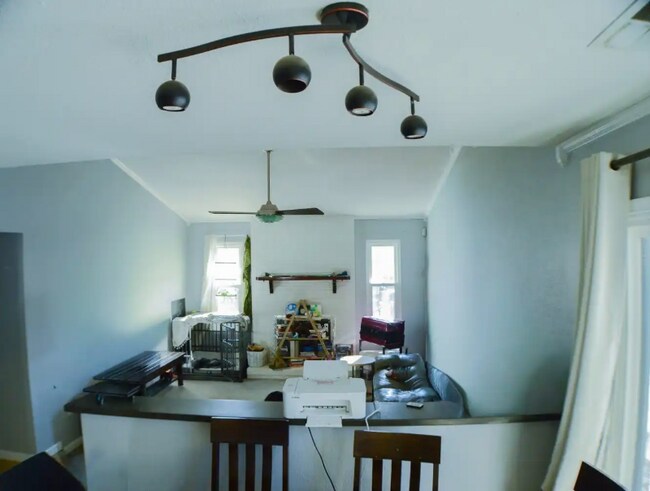 Foto del edificio - 1680 Guthrie St