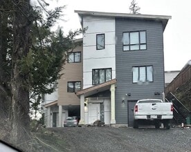 Building Photo - 2200 Millstream Rd