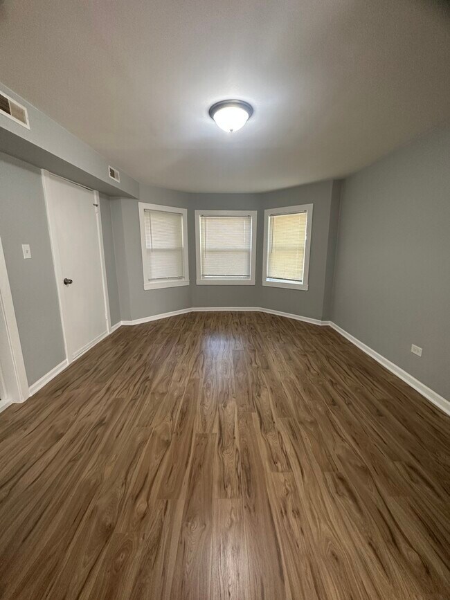 Foto del edificio - 3313 W Berteau Ave