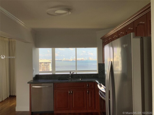 Building Photo - 2333 Brickell Ave