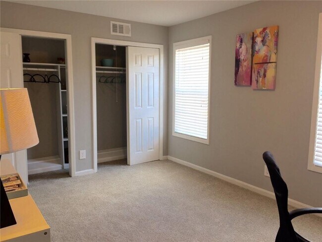 Foto del edificio - 4883 Roswell Rd NE
