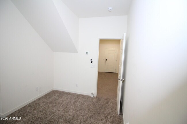 Foto del edificio - 2215 W Harmont Dr