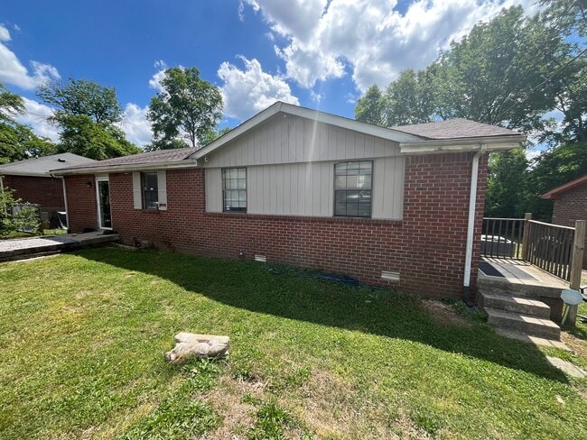 2 Bedroom/ 1 Bathroom Duplex in Hermitage - 2 Bedroom/ 1 Bathroom Duplex in Hermitage House