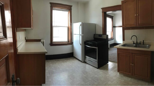 Building Photo - 423 N 1st Ave E