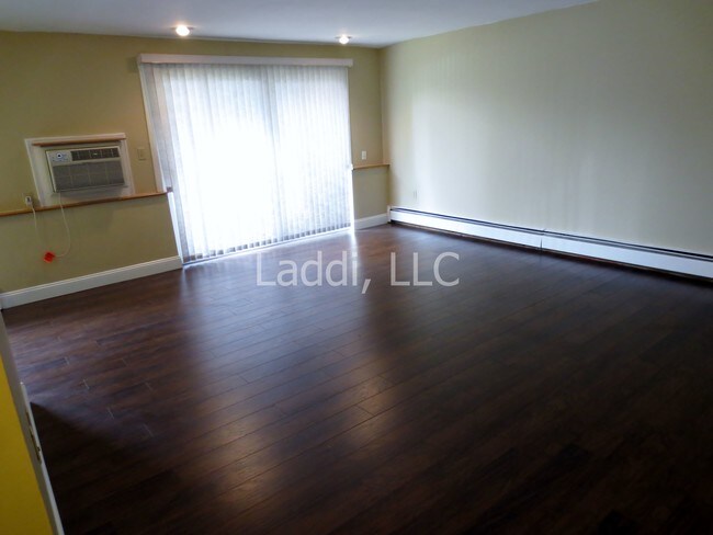 Hermosa sala de estar tipo santuario - 5 Fernview Ave