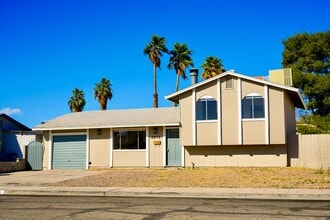 Building Photo - 4956 Becky Pl