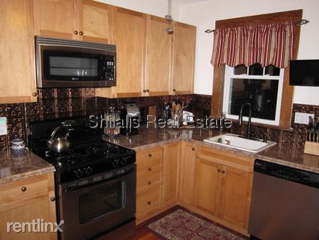Foto del edificio - 20 College Farm Rd
