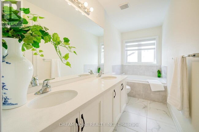 Building Photo - 22 Thomas Hope Ln