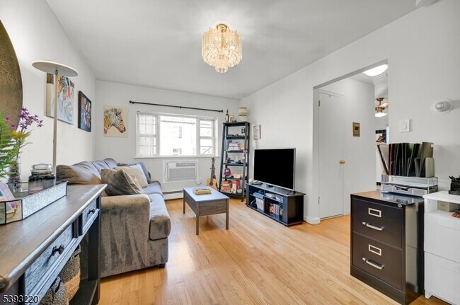 Foto del edificio - 640 Franklin Ave