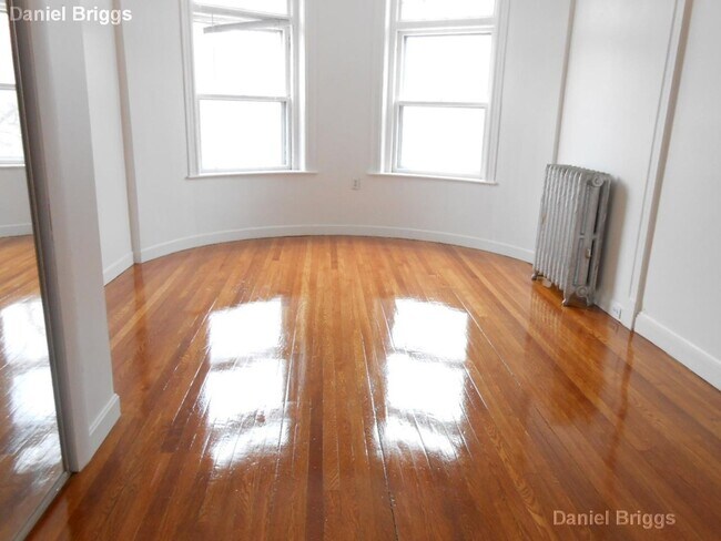 Building Photo - No Brokers Fee. Cleveland Circle Area of B...