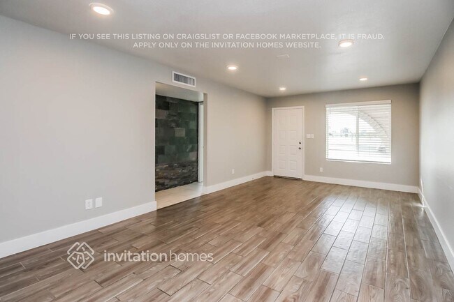 Foto del edificio - 2320 E Holmes Ave