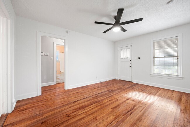 Foto del edificio - Cute two Bedroom Home in The Heart of Aust...