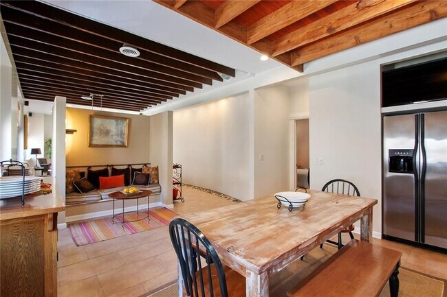 Foto del edificio - 706 Girod St