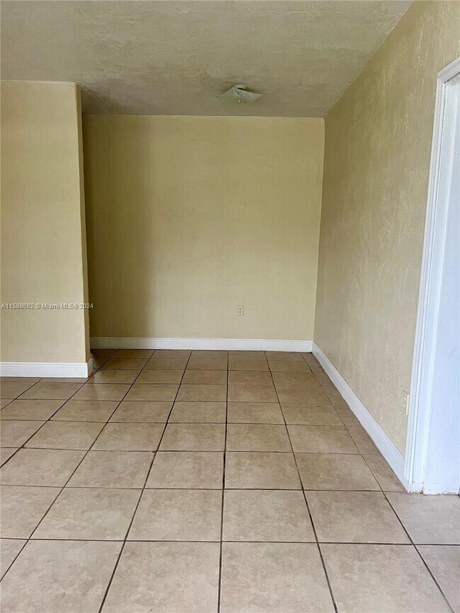 Building Photo - 14240 Madison St