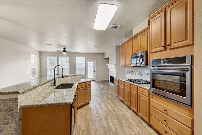 Foto del edificio - 5410 Linden Grove Ct