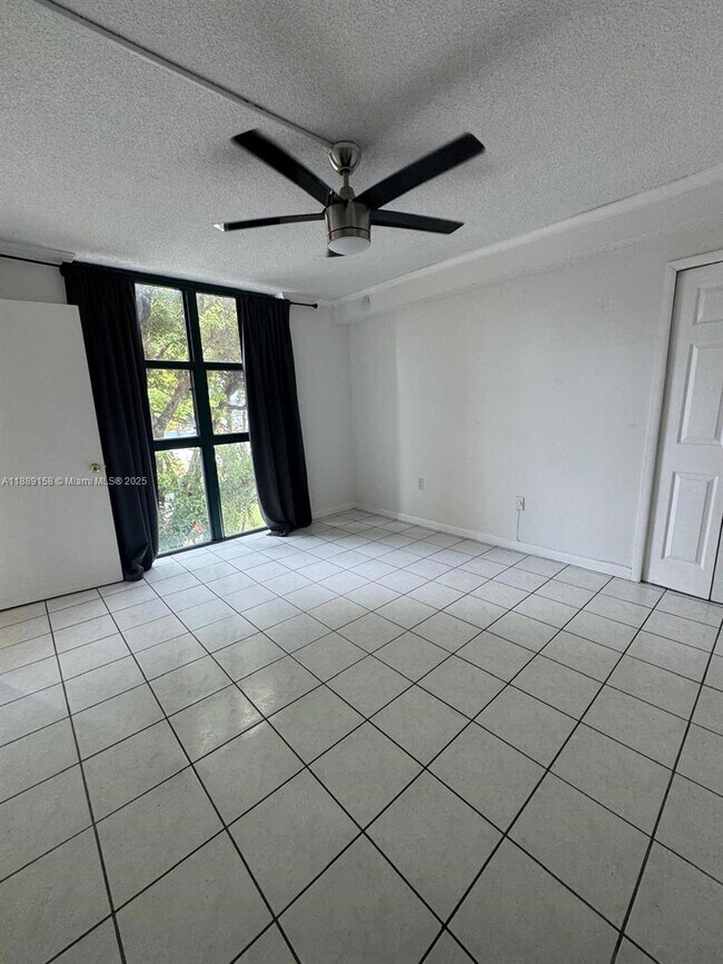 Foto del edificio - 11750 SW 18th St