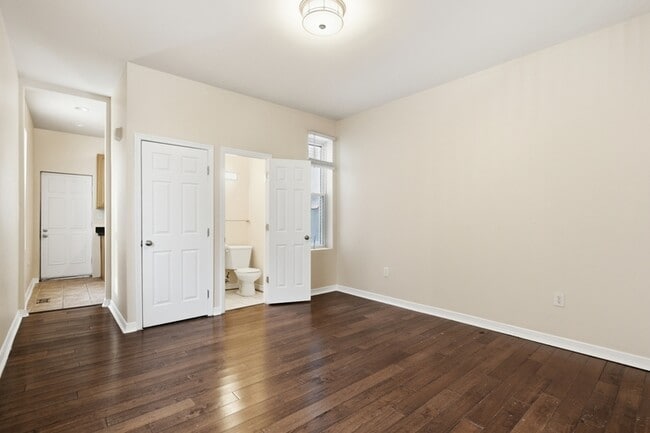 Building Photo - 212 S Loudon Ave