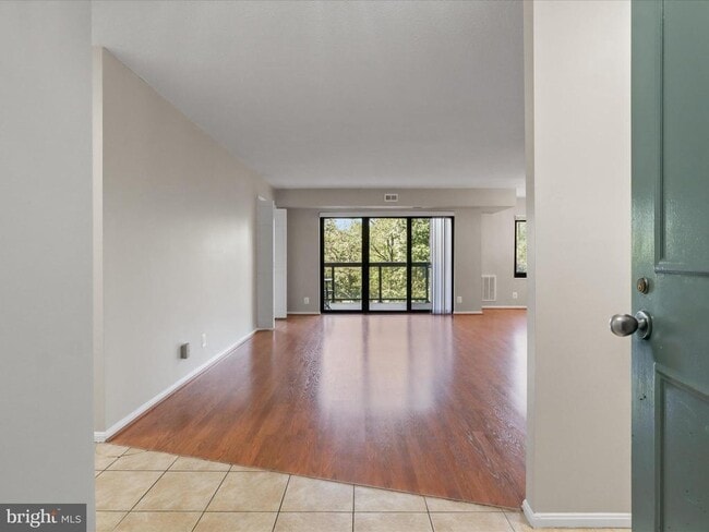 Foto del edificio - 203 Yoakum Pkwy