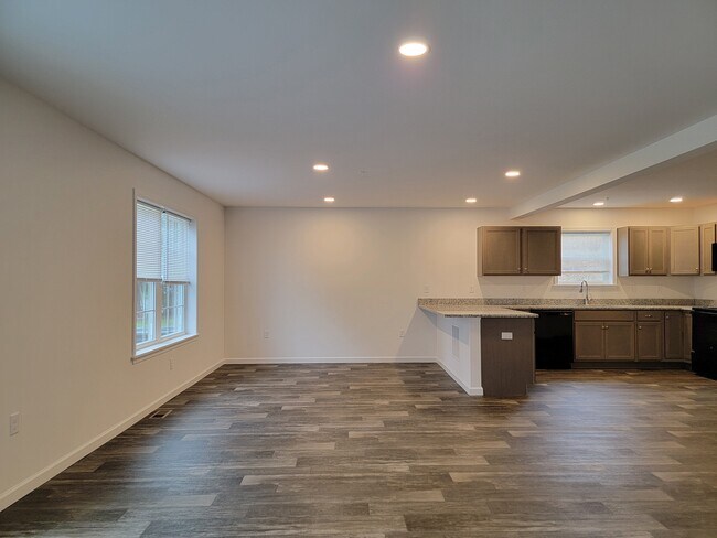 Foto del edificio - 146 Robert Cir