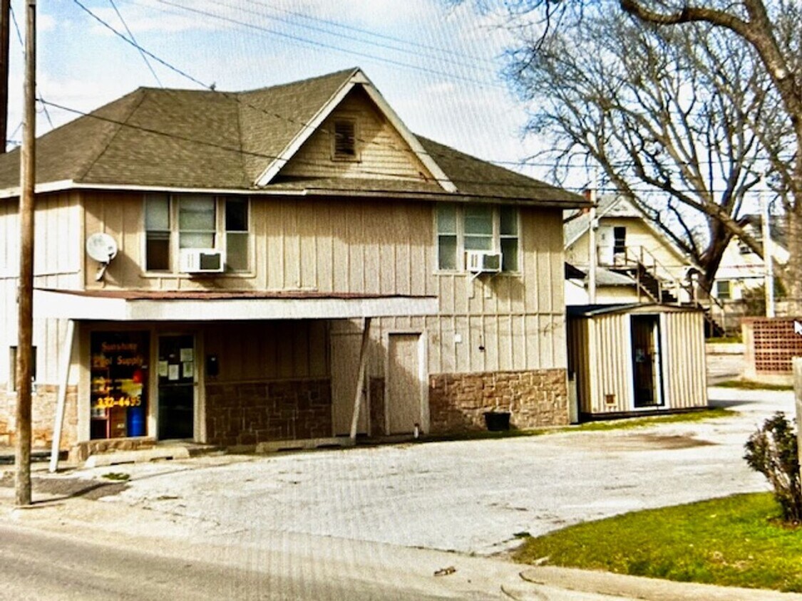 Primary Photo - 116 S Mississippi Ave