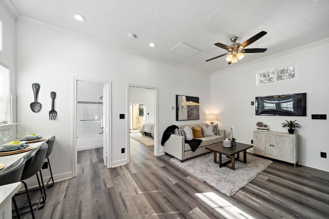 Foto del edificio - 2720 Briley St