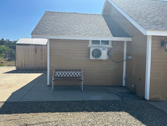 Building Photo - 2147 Dunn Rd