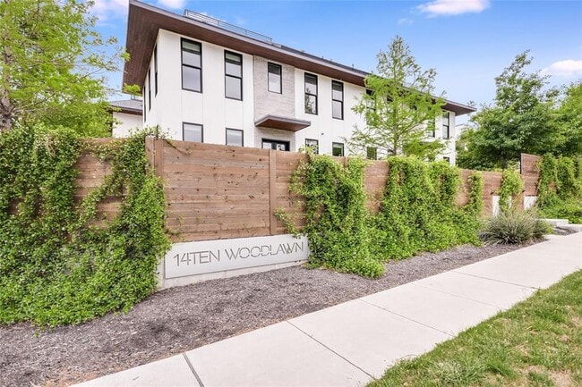 Foto del edificio - 1410 Woodlawn Blvd