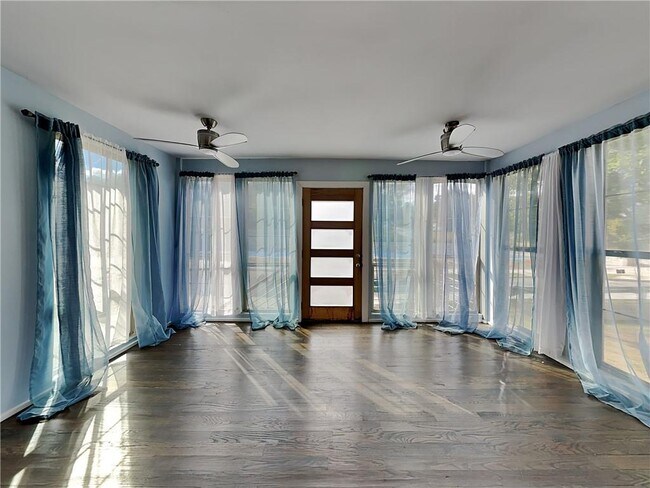 Foto del edificio - 233 Vine St NW