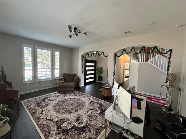 Foto del edificio - 6400 Sidney Ln