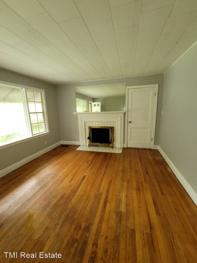 Building Photo - 3 br, 1 bath House - 1741 33rd St Ens