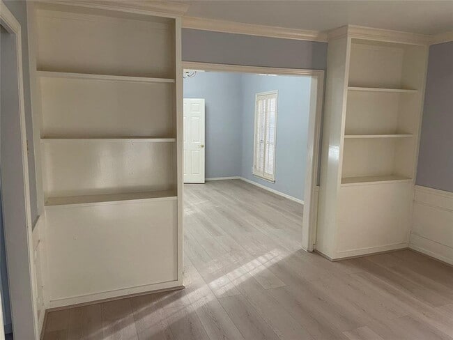 Building Photo - 7815 Small Leaf Cir