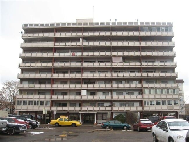 Building Photo - Great location off Colorado and 12th with ...