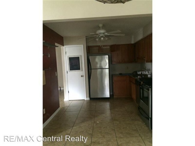 Building Photo - 3 br, 2 bath House - 2403 Bridle Path Lane #5