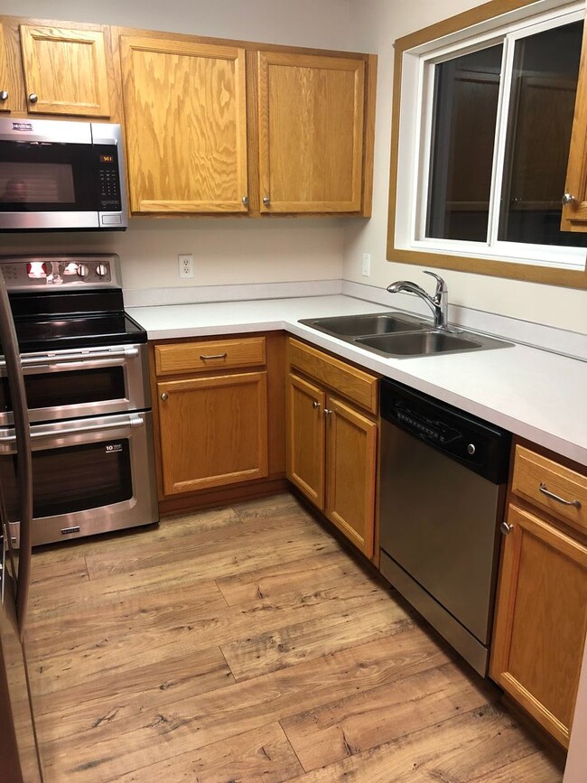 Foto del edificio - 2991 Village Ln