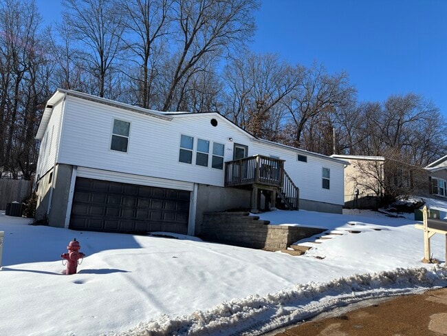 Building Photo - 1745 Spruce Dr