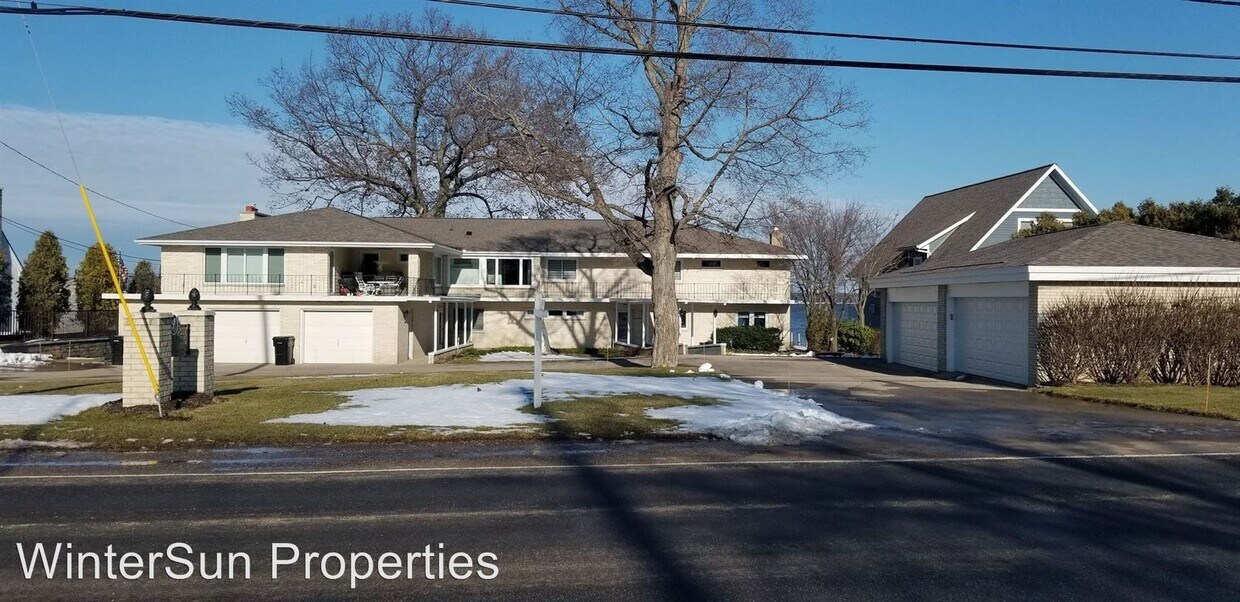 Foto principal - 1871 S Shore Dr