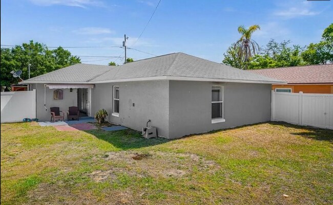 Building Photo - 1207 Ave I