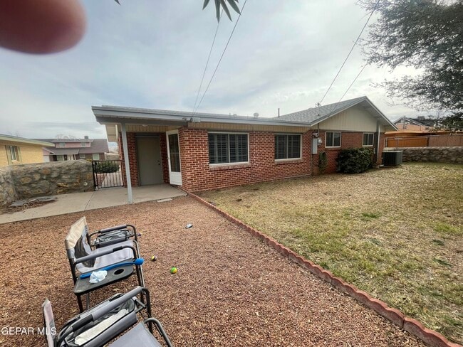 Building Photo - 3019 Cork Dr