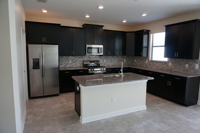 Building Photo - Beautiful 4-Bedroom + Office Home in Summerlake – Freshly Painted & Move-In Ready!