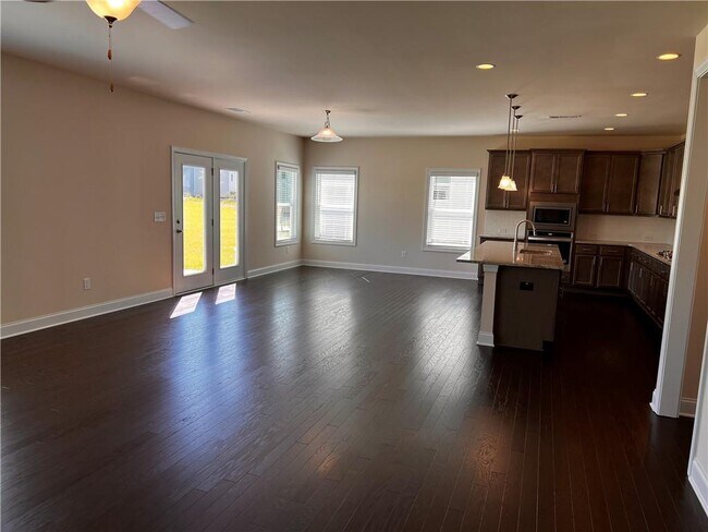 Building Photo - 3755 Crestland Ln