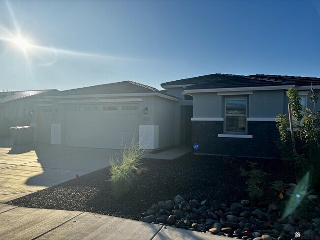 Building Photo - 7615 E 36th Pl