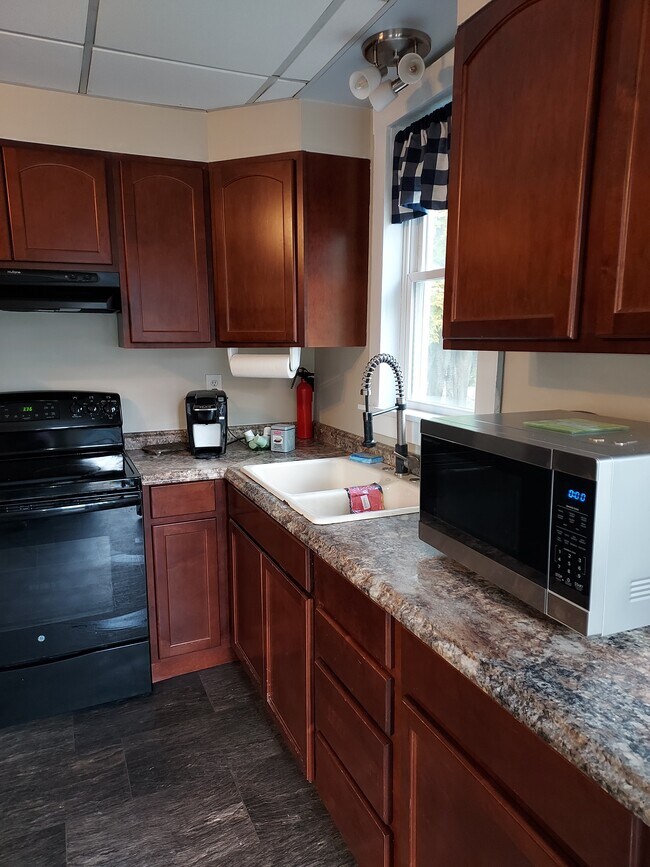 351 Broadway Unit 351, Bangor, ME 04401 351 Broadway Bangor, ME