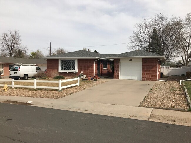 Charming Brick Ranch in the Heart of Broom... - Charming Brick Ranch in the Heart of Broom... House