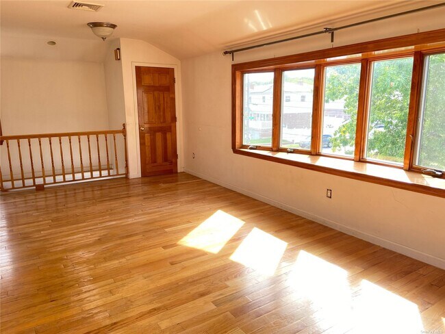 Foto del edificio - 13-67-67 209th St