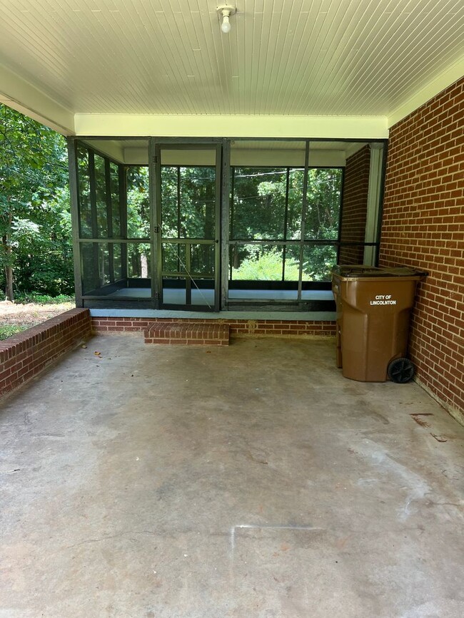 Foto del edificio - 755 Victory Grove Church Rd