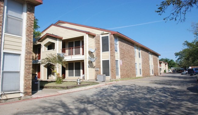 Irving Oaks Apartments Irving Oaks Apartments