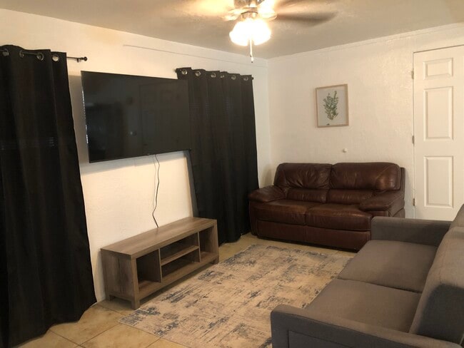 Living room with netflix - 680 Carver Rd